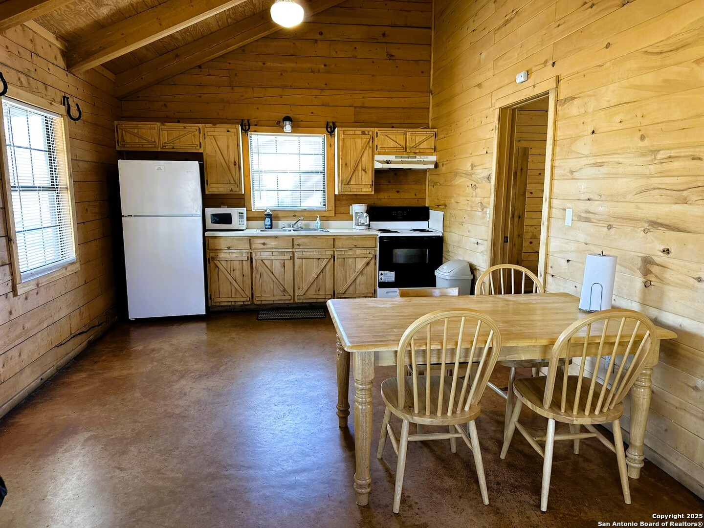 98 Red Wright Road Leakey TX 78873