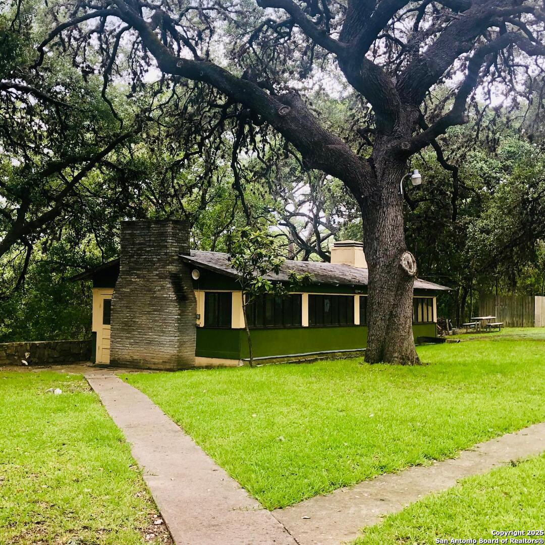 19967 Tx- 127 Sabinal TX 78881