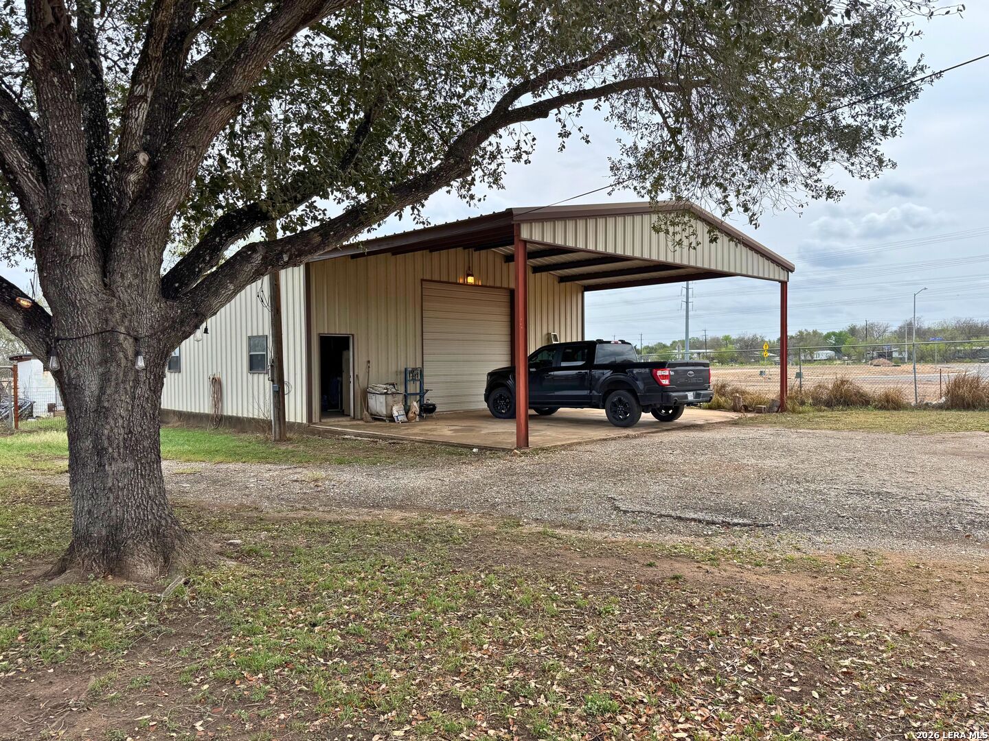 6? Ac Fm 1937 San Antonio TX 78221