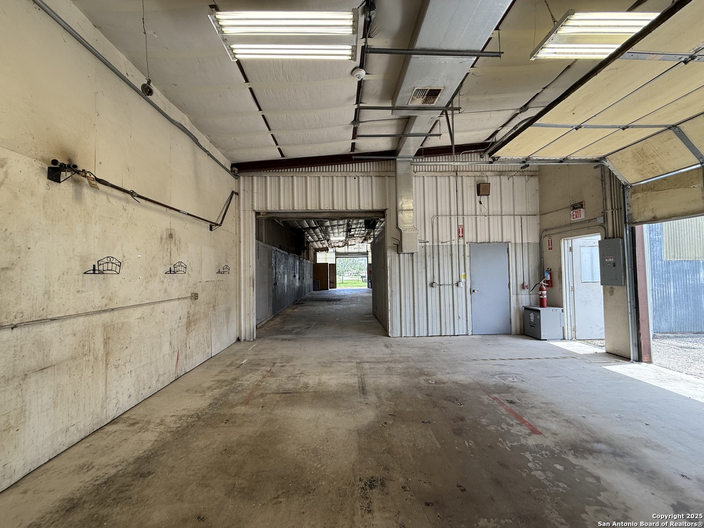 105 S Center Street Marion TX 78124