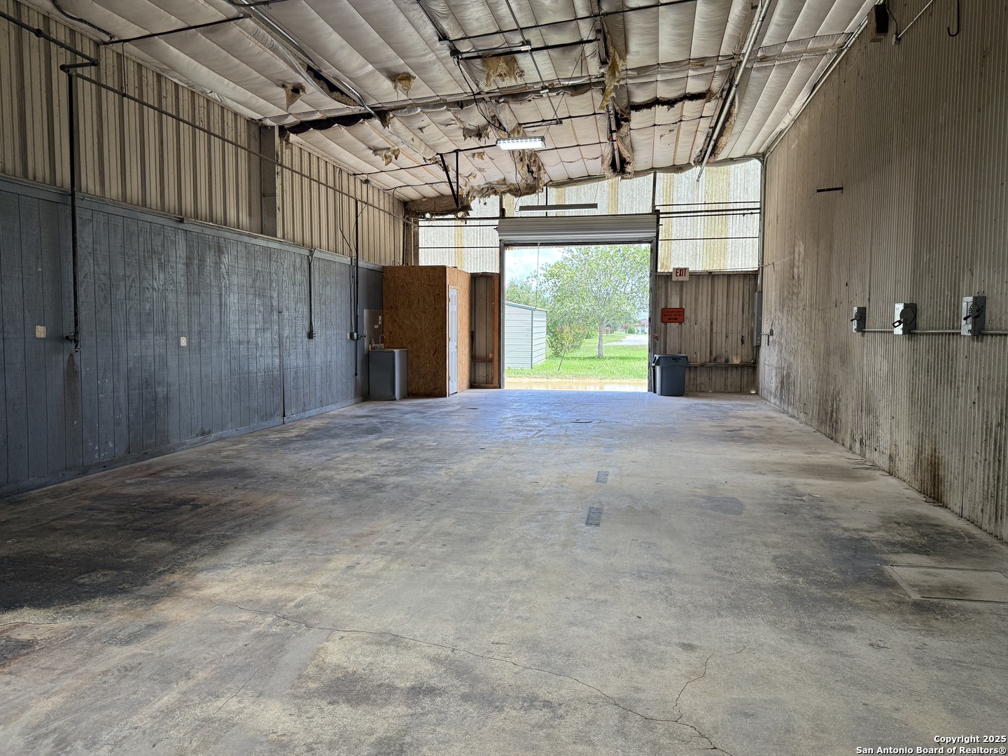 105 S Center Street Marion TX 78124