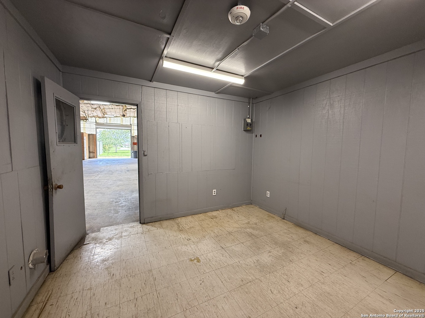 105 S Center Street Marion TX 78124