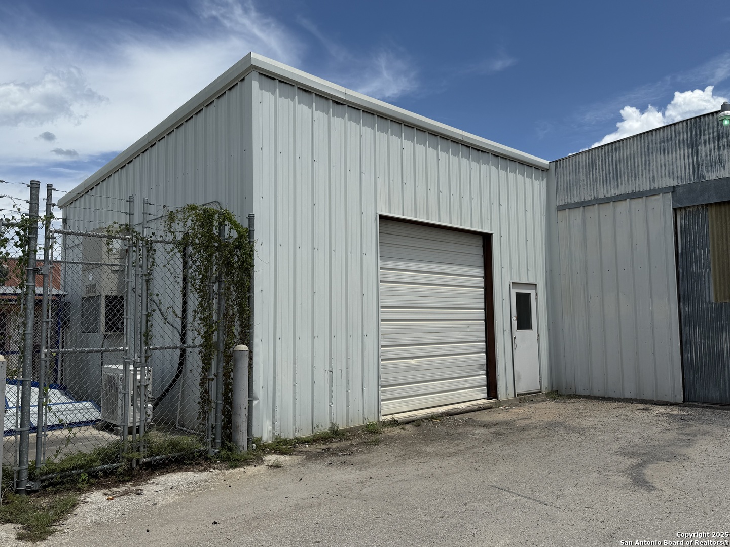 105 S Center Street Marion TX 78124