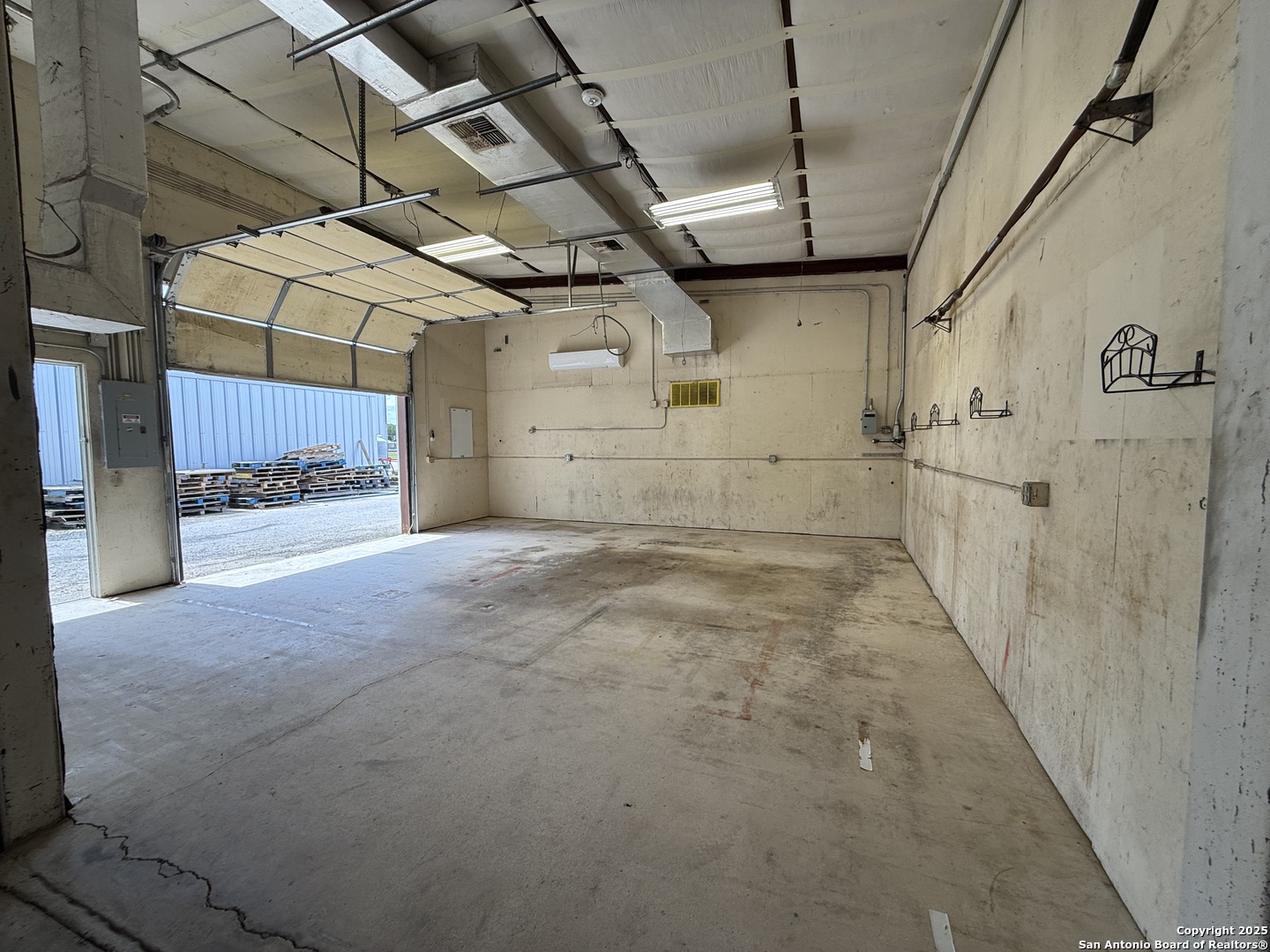 105 S Center Street Marion TX 78124