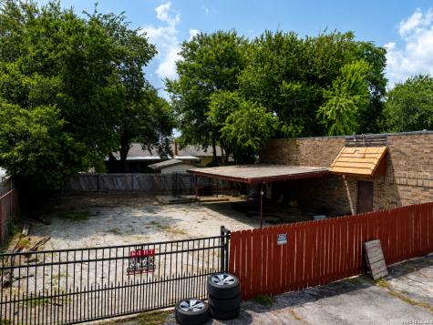 6240 Montgomery Drive Windcrest TX 78239