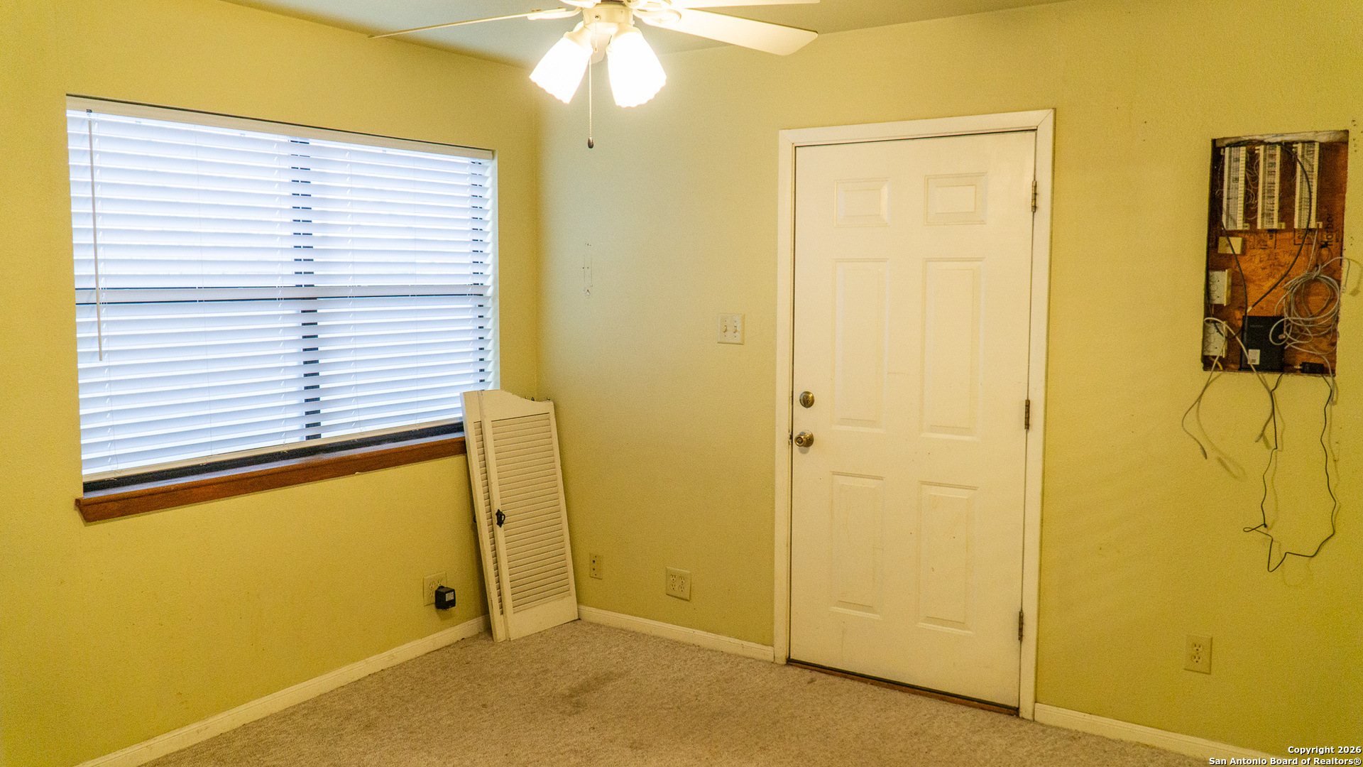 730 N Main Utopia TX 78884