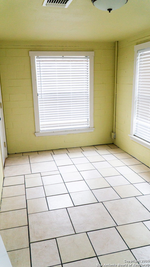 730 N Main Utopia TX 78884