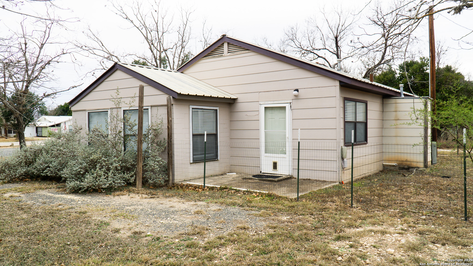 730 N Main Utopia TX 78884