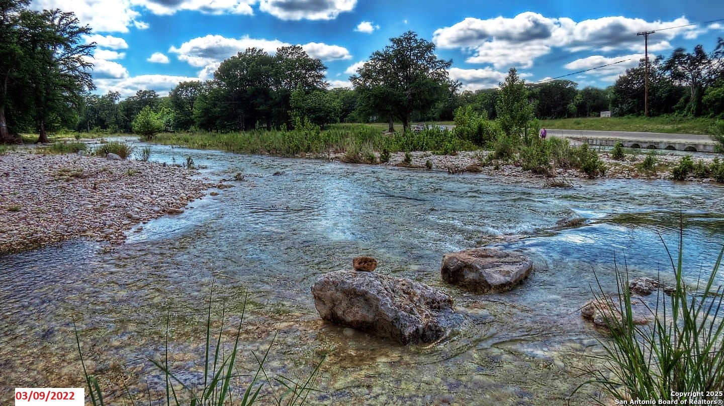 90 Johnny Seibert Lane Leakey TX 78873