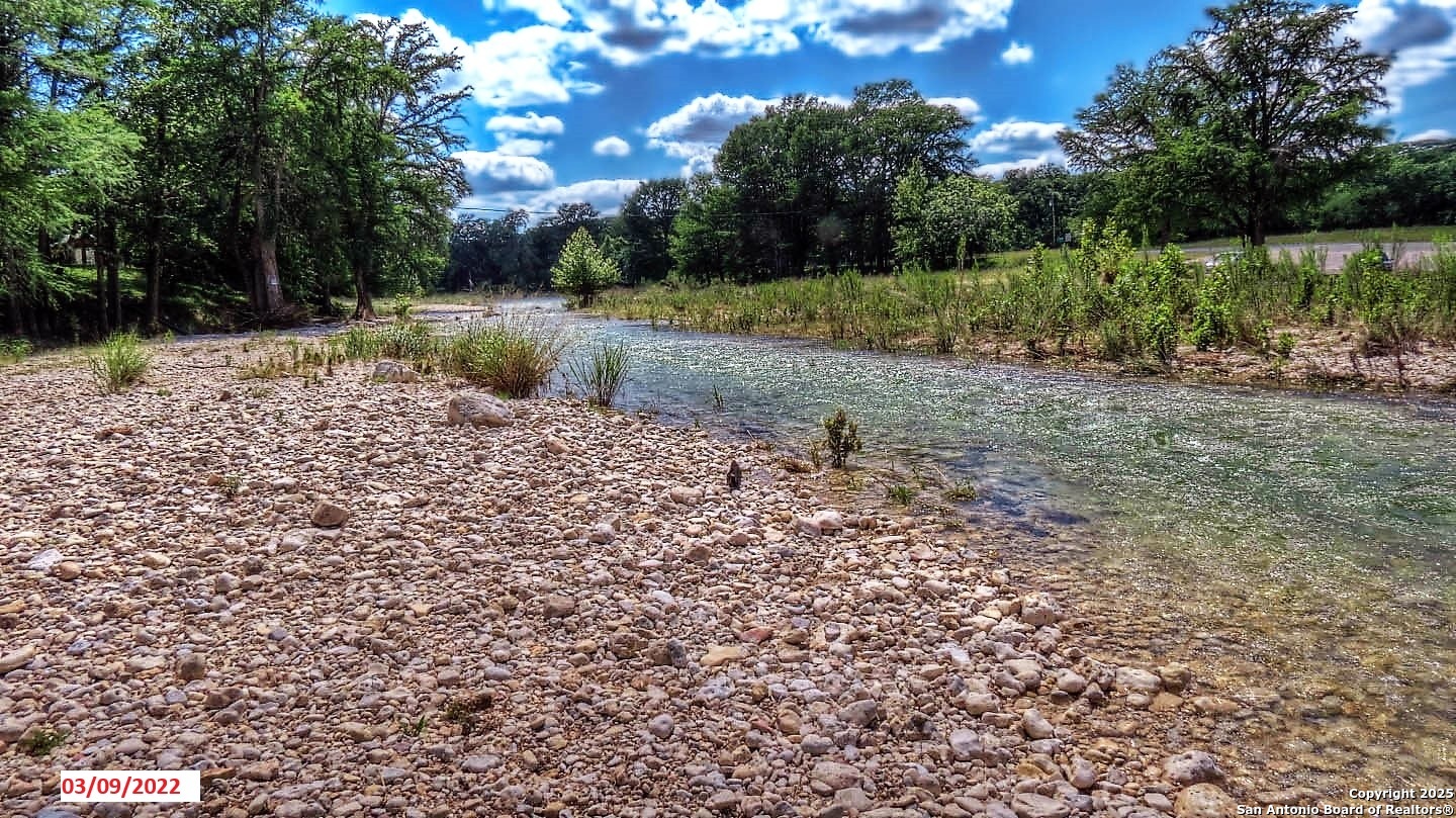 90 Johnny Seibert Lane Leakey TX 78873