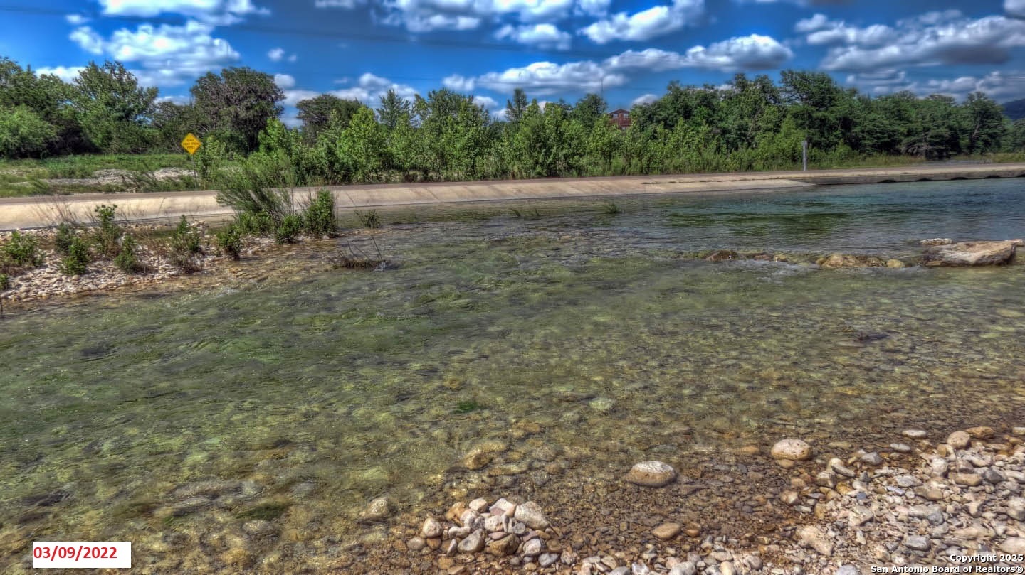 90 Johnny Seibert Lane Leakey TX 78873