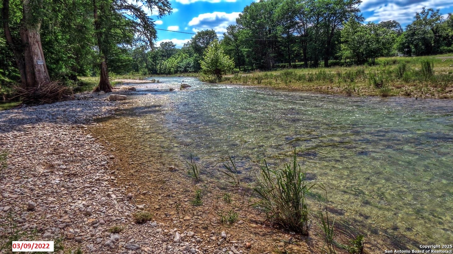 90 Johnny Seibert Lane Leakey TX 78873