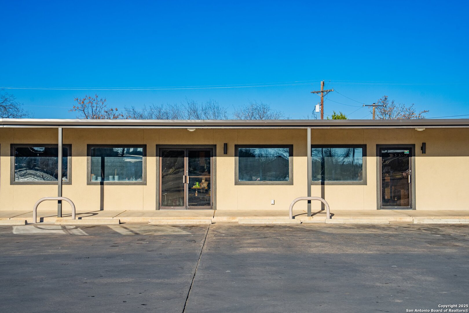 2211-2 Bandera Highway Kerrville TX 78028