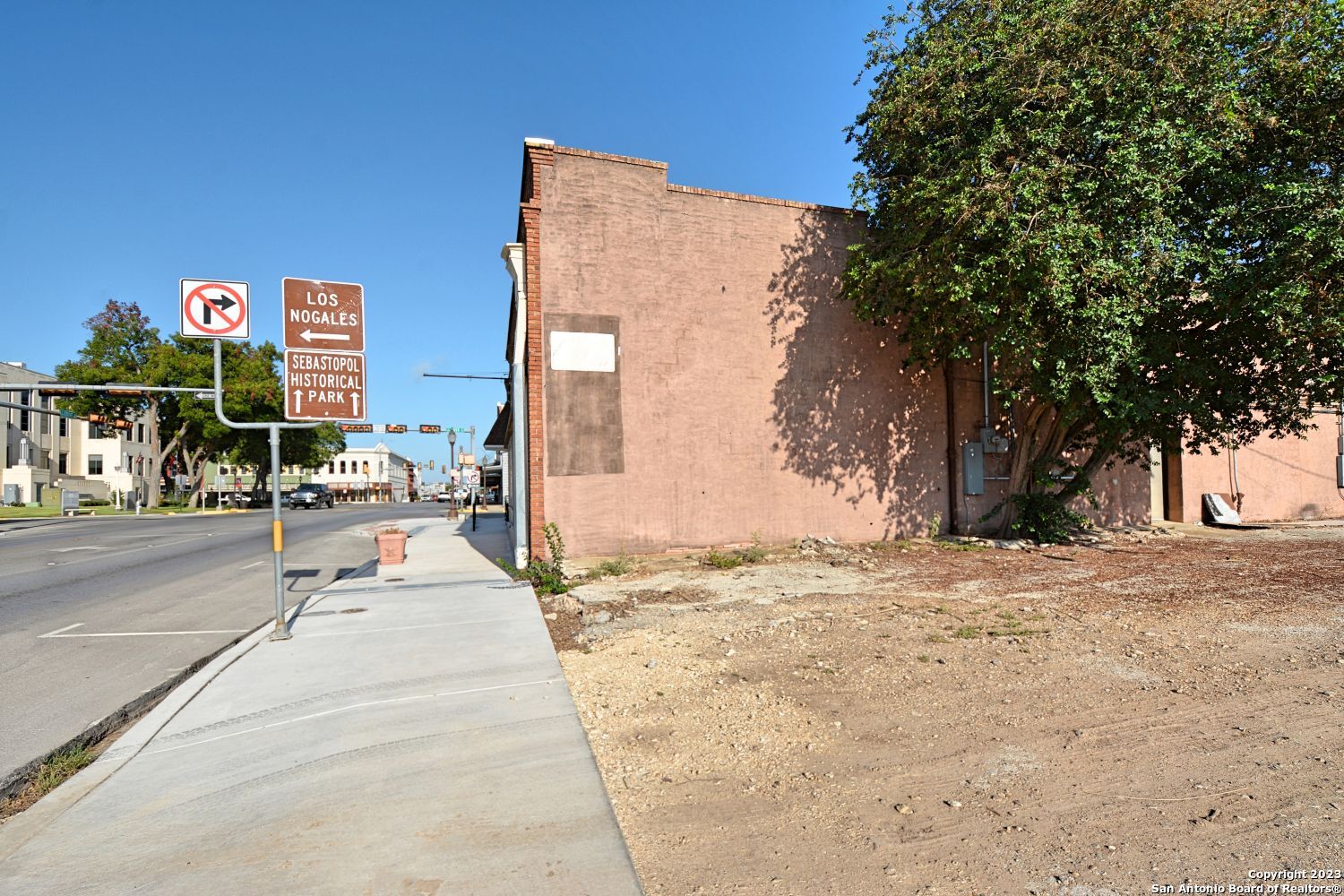 200 E Court Street Seguin TX 78155