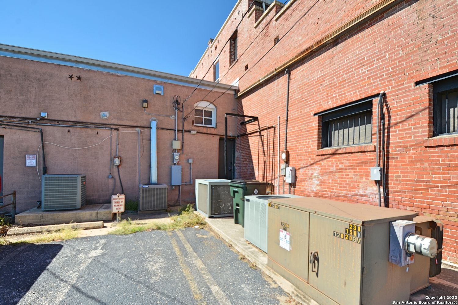 200 E Court Street Seguin TX 78155