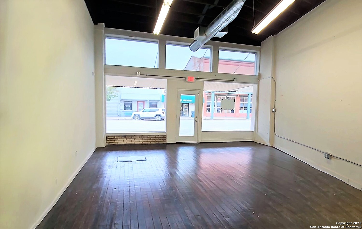 200 E Court Street Seguin TX 78155