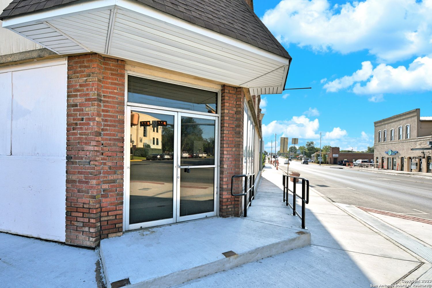 200 E Court Street Seguin TX 78155