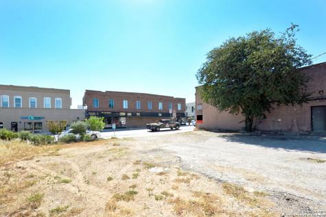 200 E Court Street Seguin TX 78155