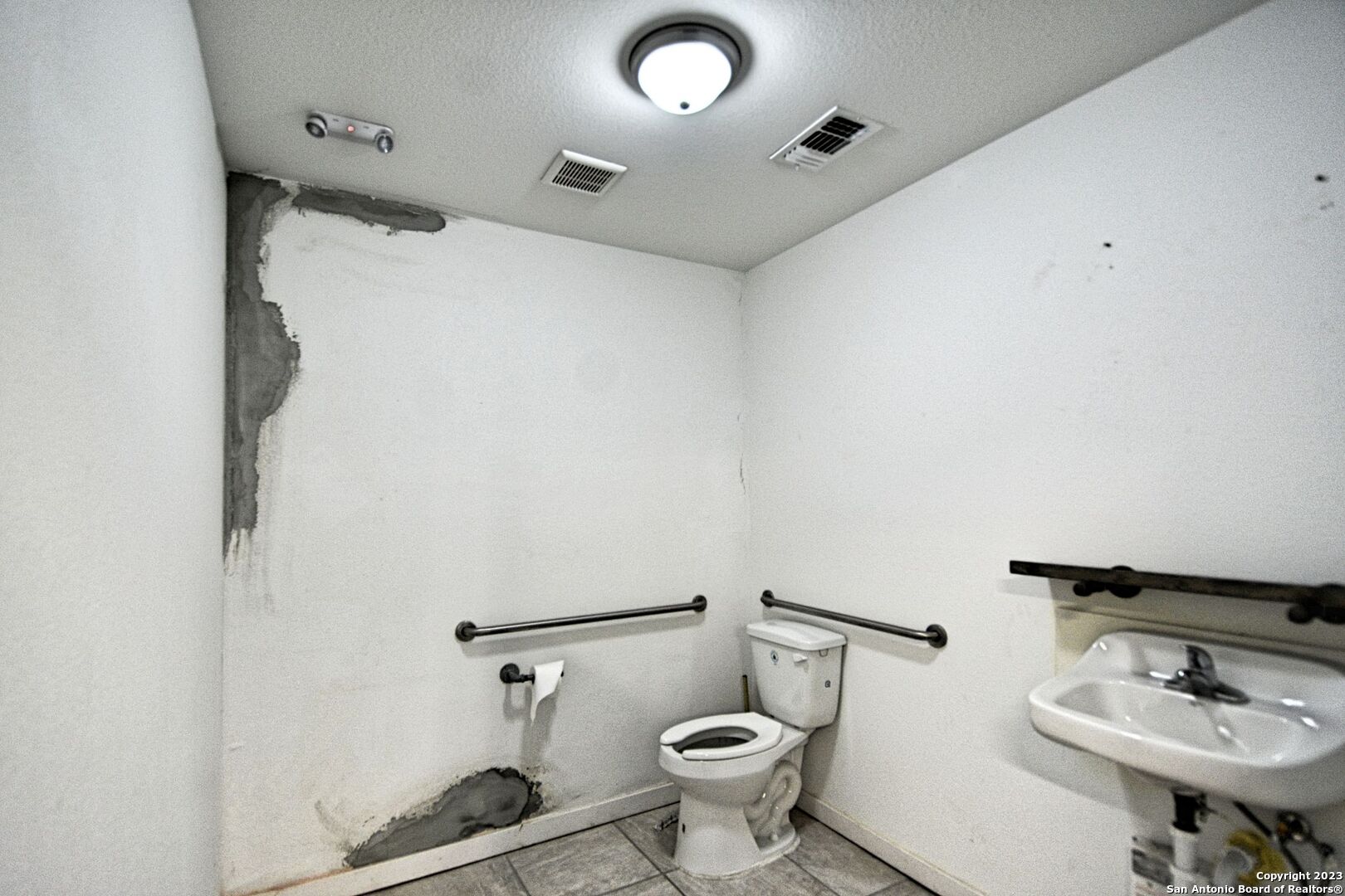 200 E Court Street Seguin TX 78155