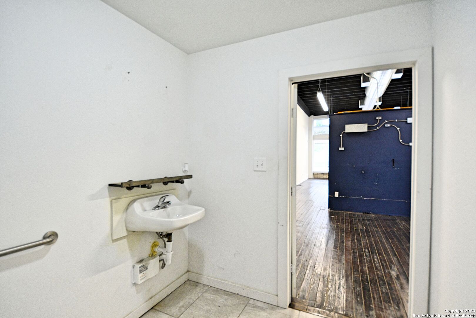 200 E Court Street Seguin TX 78155