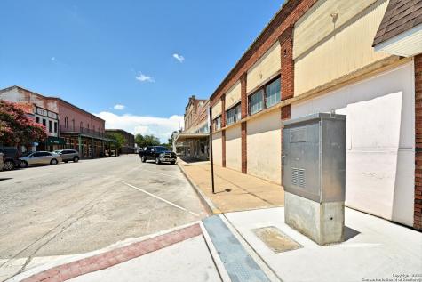 200 E Court Street Seguin TX 78155