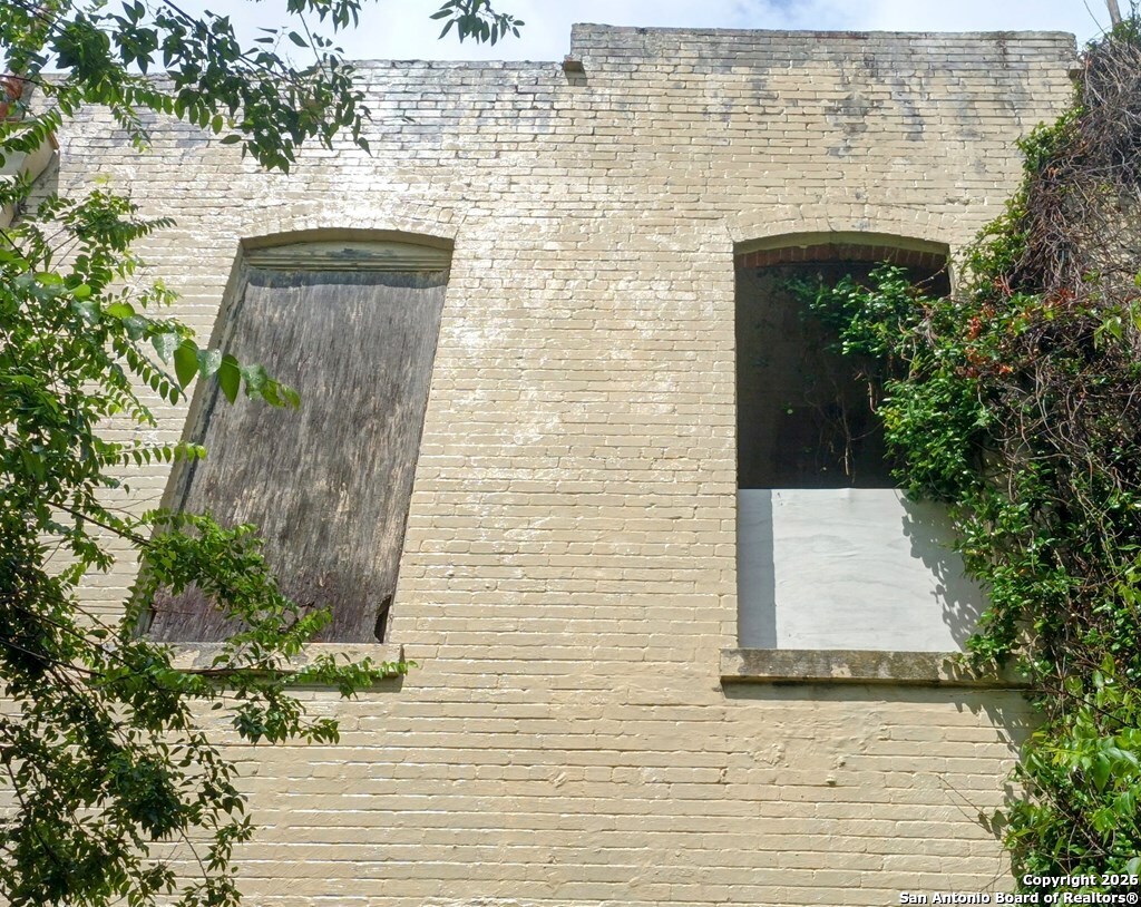 212 N Washington Beeville TX 78102