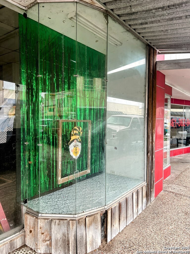 212 N Washington Beeville TX 78102