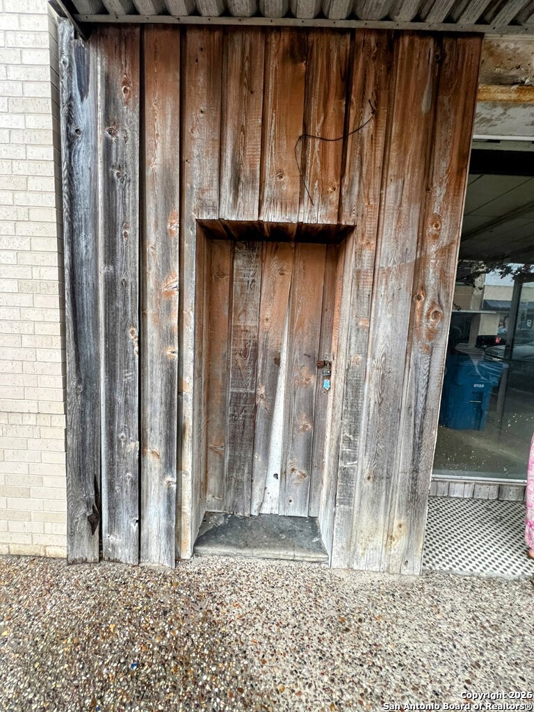 212 N Washington Beeville TX 78102