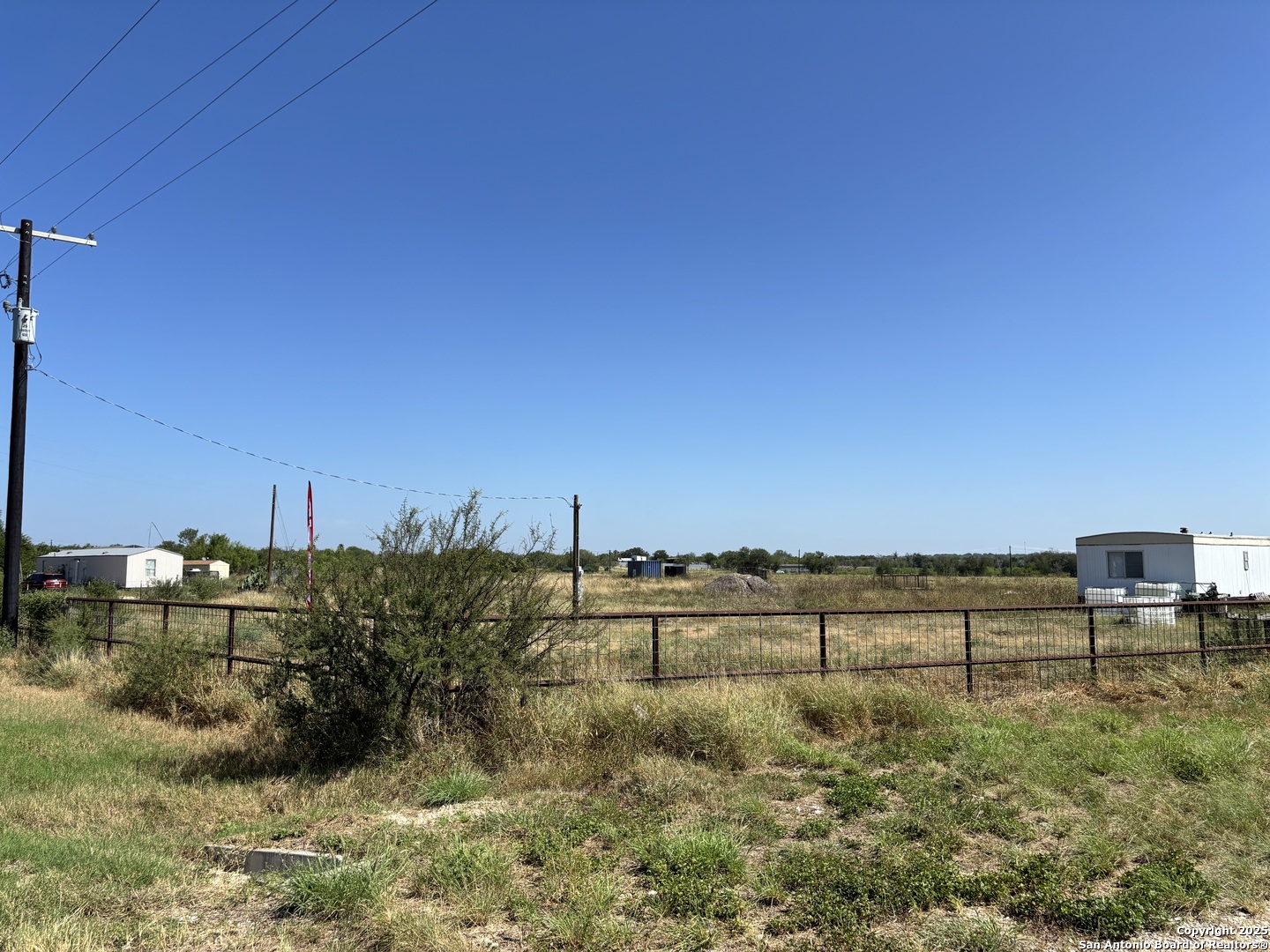 1205 Highway 173 Devine TX 78016