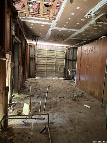 201 W 2nd Avenue Nixon TX 78140