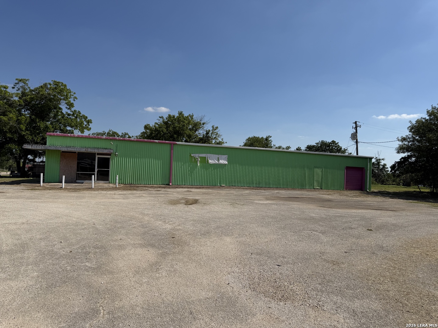 201 W 2nd Avenue Nixon TX 78140