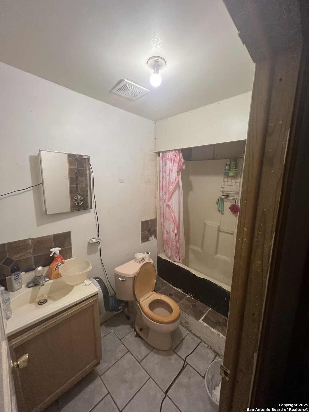 806 State Highway 132 Natalia TX 78059