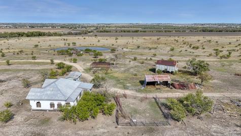 2780 Freudenburg St Hedwig TX 78152