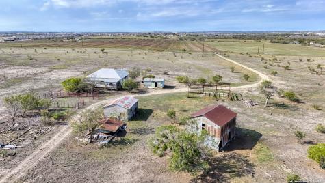2780 Freudenburg St Hedwig TX 78152