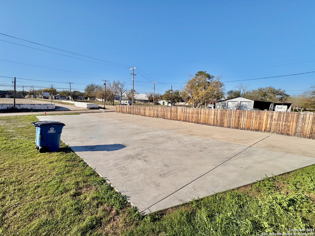 307 2nd Pleasanton TX 78064