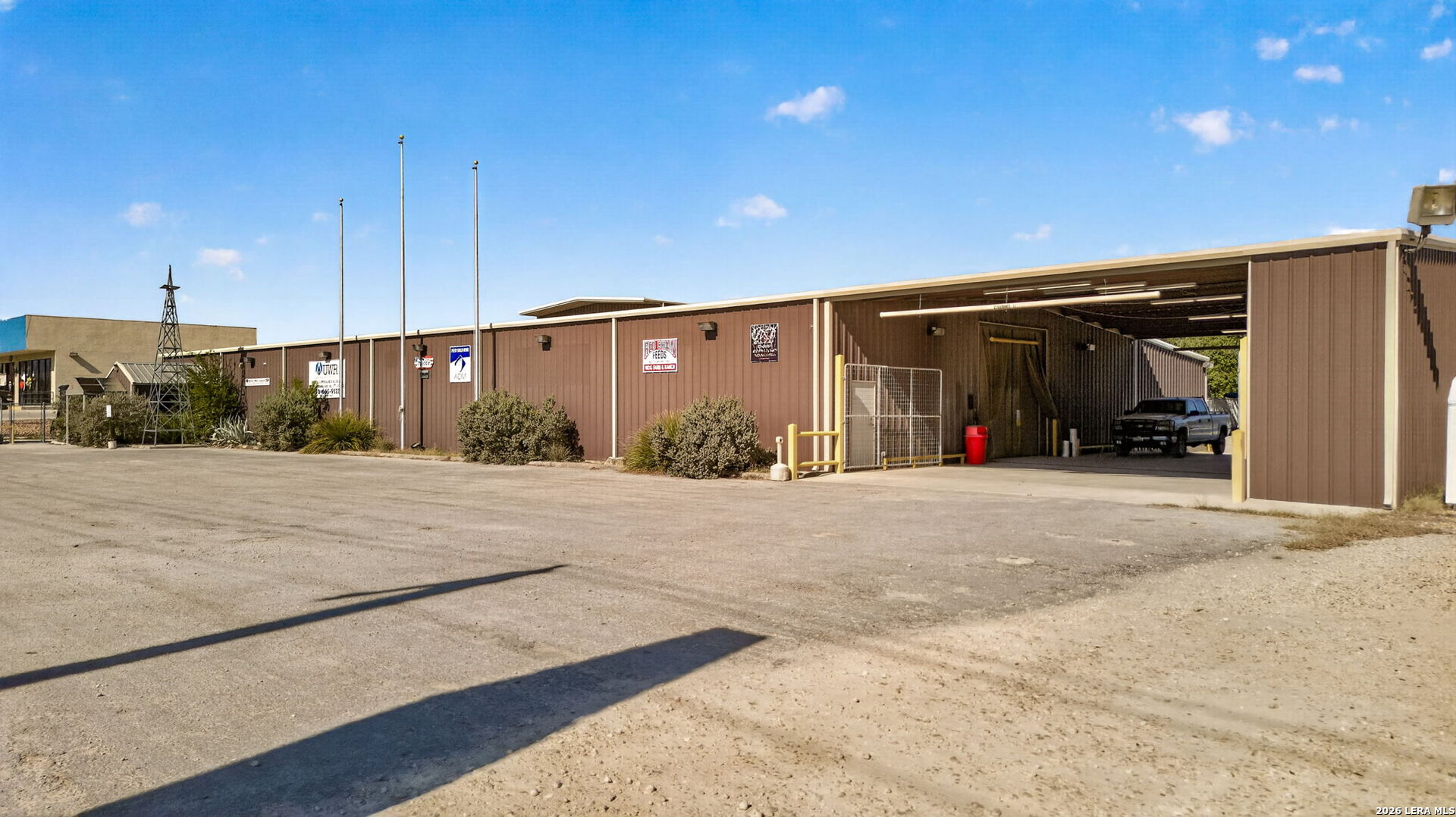 625 E Hondo Avenue Devine TX 78016