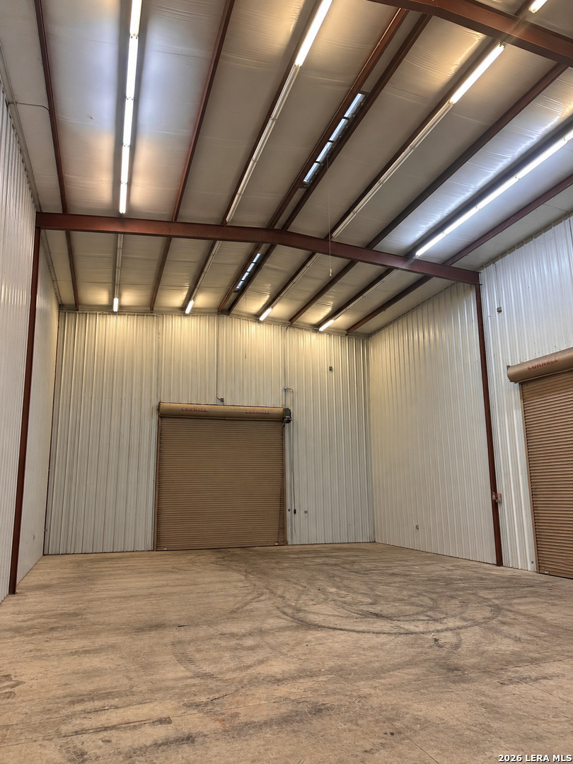 625 E Hondo Avenue Devine TX 78016