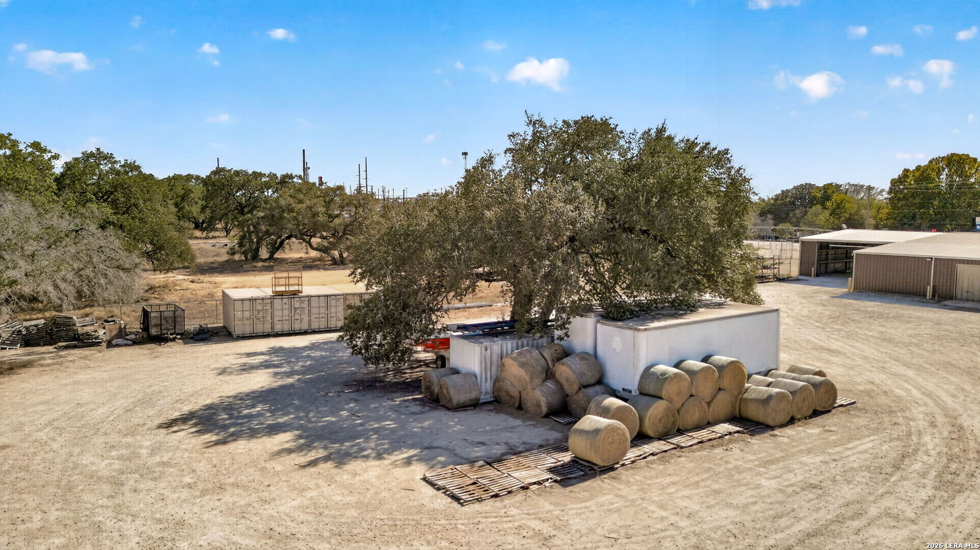625 E Hondo Avenue Devine TX 78016