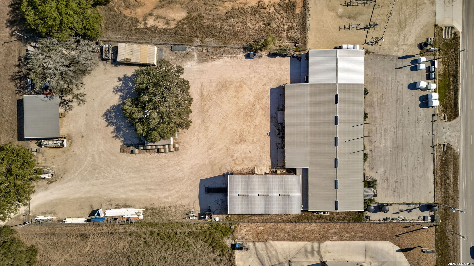625 E Hondo Avenue Devine TX 78016