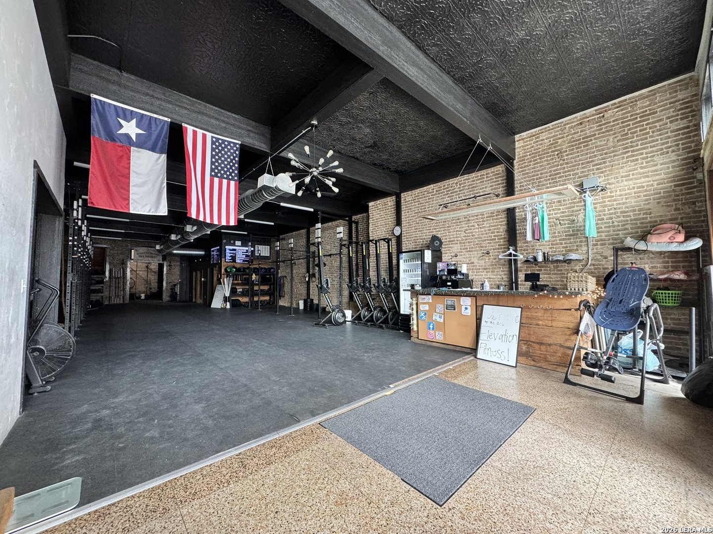 112 W Court Seguin TX 78155