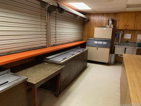 130 E Aransas Runge TX 78151