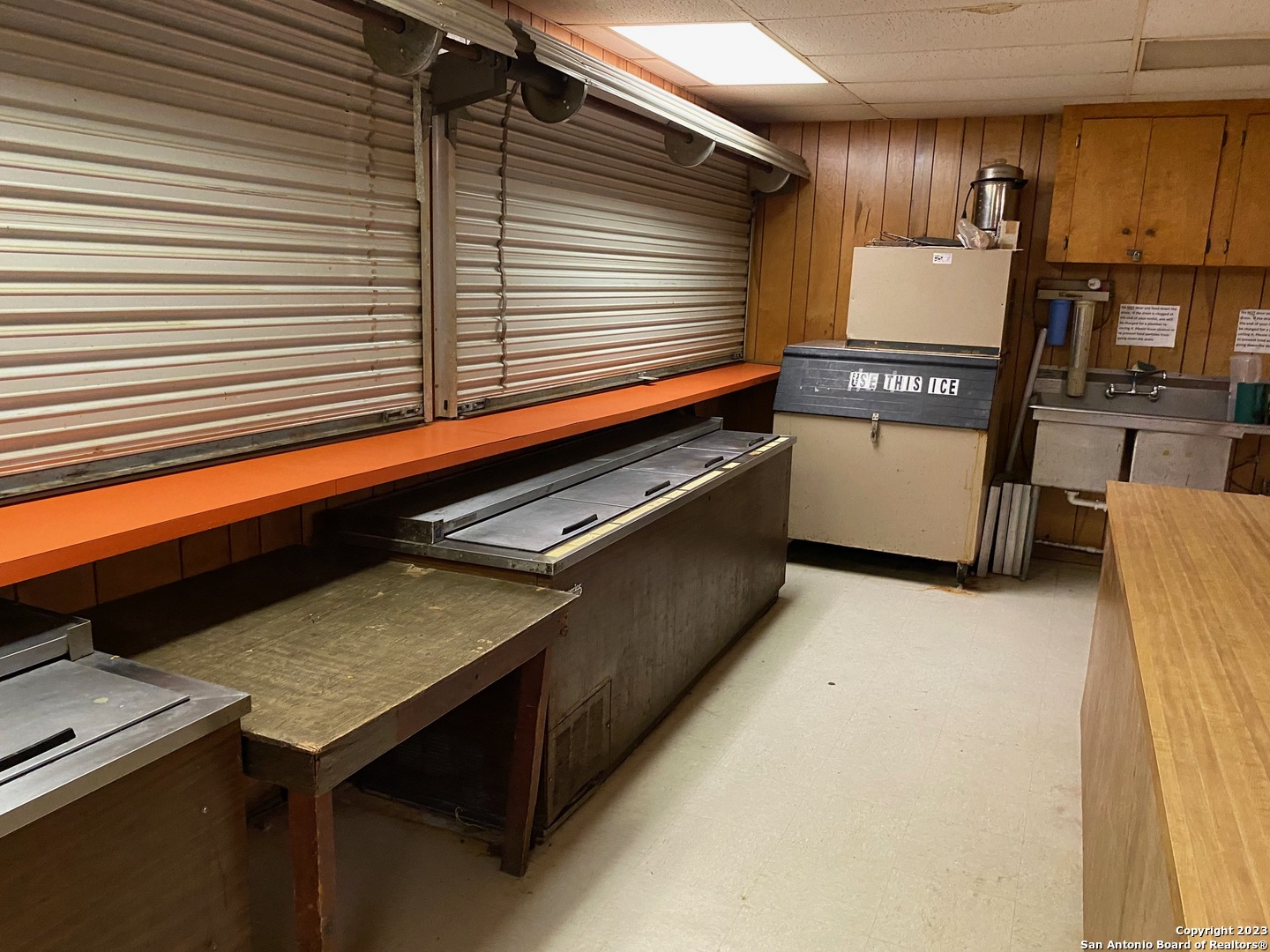 130 E Aransas Runge TX 78151