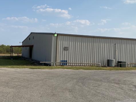 130 E Aransas Runge TX 78151