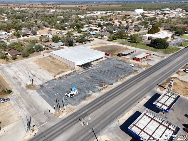 1205 Oak Street Jourdanton TX 78026