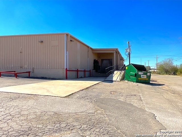 1205 Oak Street Jourdanton TX 78026