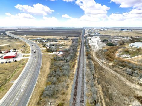 2806 Us Highway 90 Hondo TX 78861