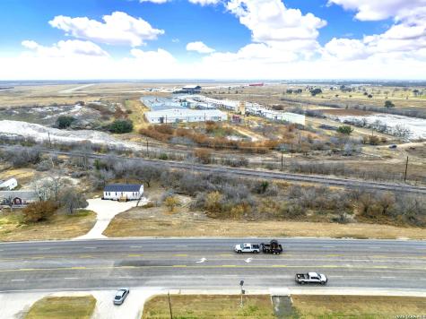 2806 Us Highway 90 Hondo TX 78861