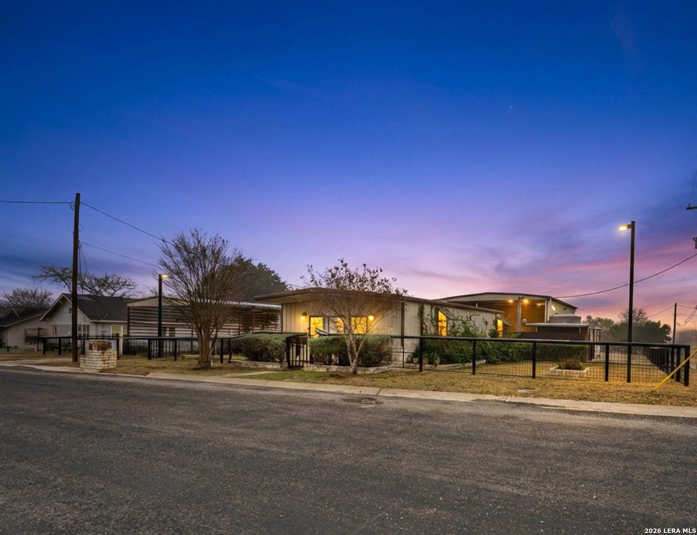 106 South Line Karnes City TX 78118