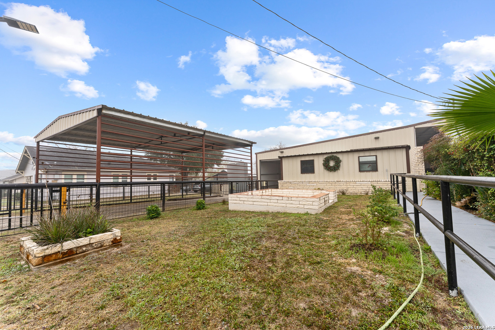 106 South Line Karnes City TX 78118