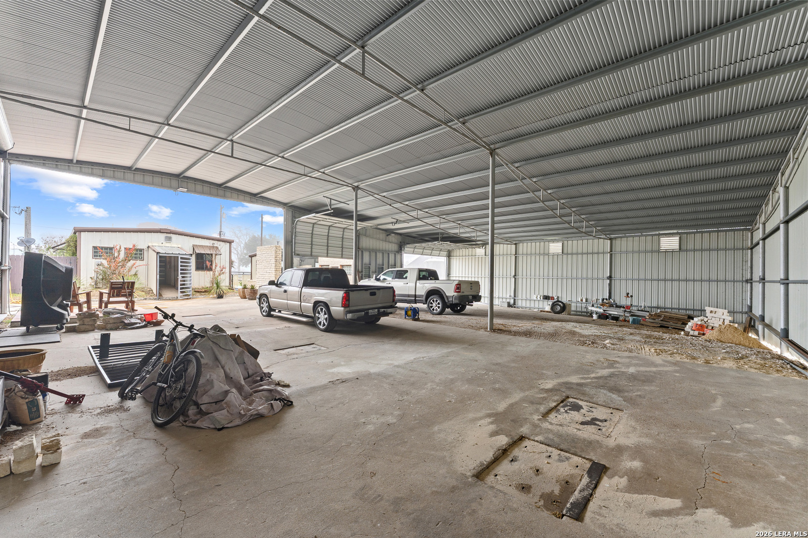 106 South Line Karnes City TX 78118